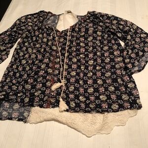 UMGEE XL BELL SLEEVE, LACY , COLOURFUL BLOUSE, TASSELS, NEW OR LIKE NEW